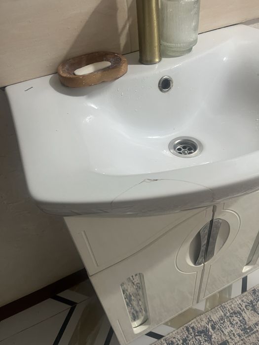 Раковина с тумбо