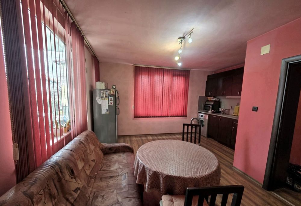 Етаж от къща гр.Кюстендил кв.Бузлуджа