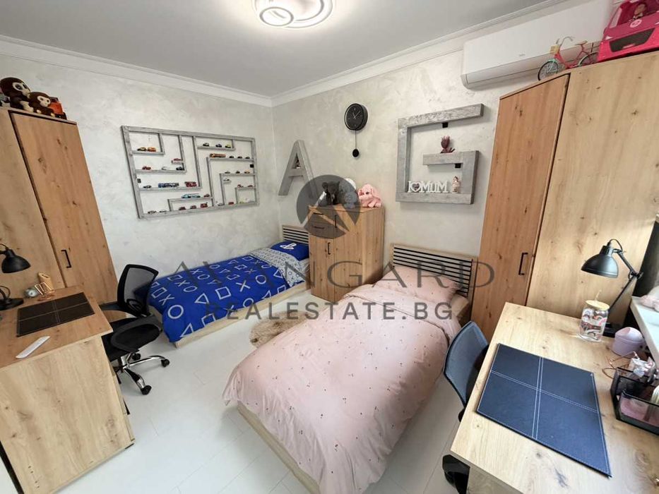 Продава се Тристаен апартамент в Пловдив, Тракия - 97 кв.м за 1210 €/кв.м - Снимка #8