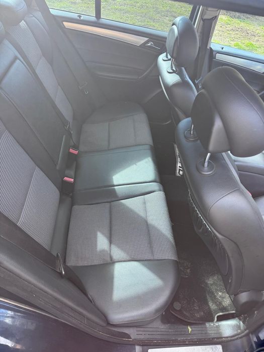 Vând sau dezmembrez