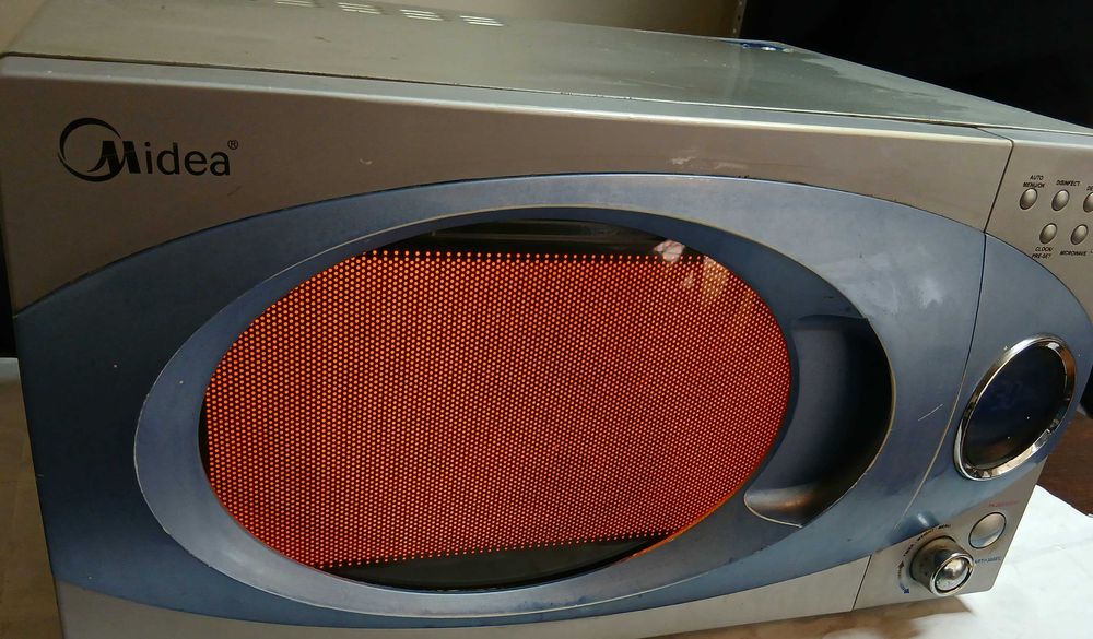 Микровълнова MIDEA с грил