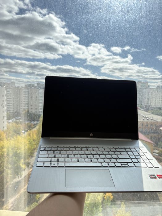 ноутбук HP-15 8 гб