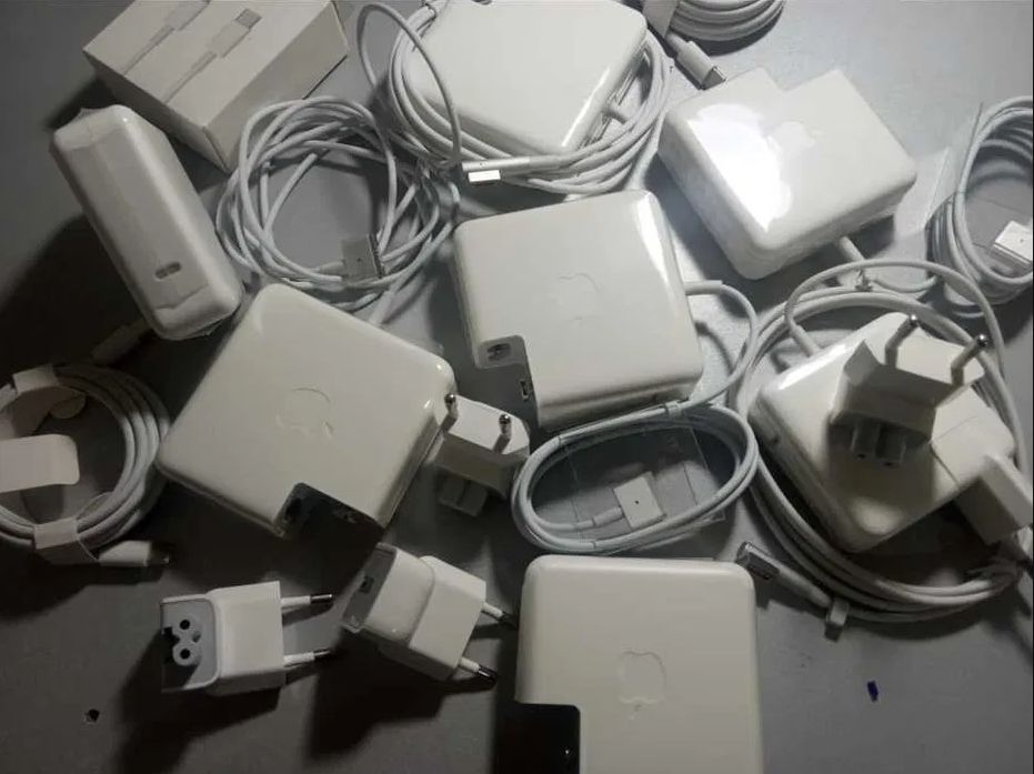 от ( Apple с яблоком ) зарядка для MacBook - блок питания