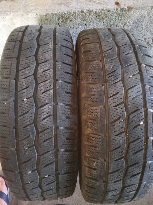 Vând set 4 cauciucuri 215/70 r 15 c