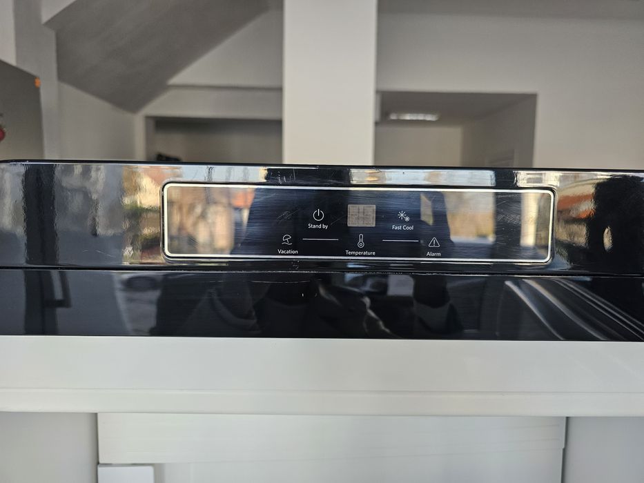 Ретро хладилник с камера KitchenAid