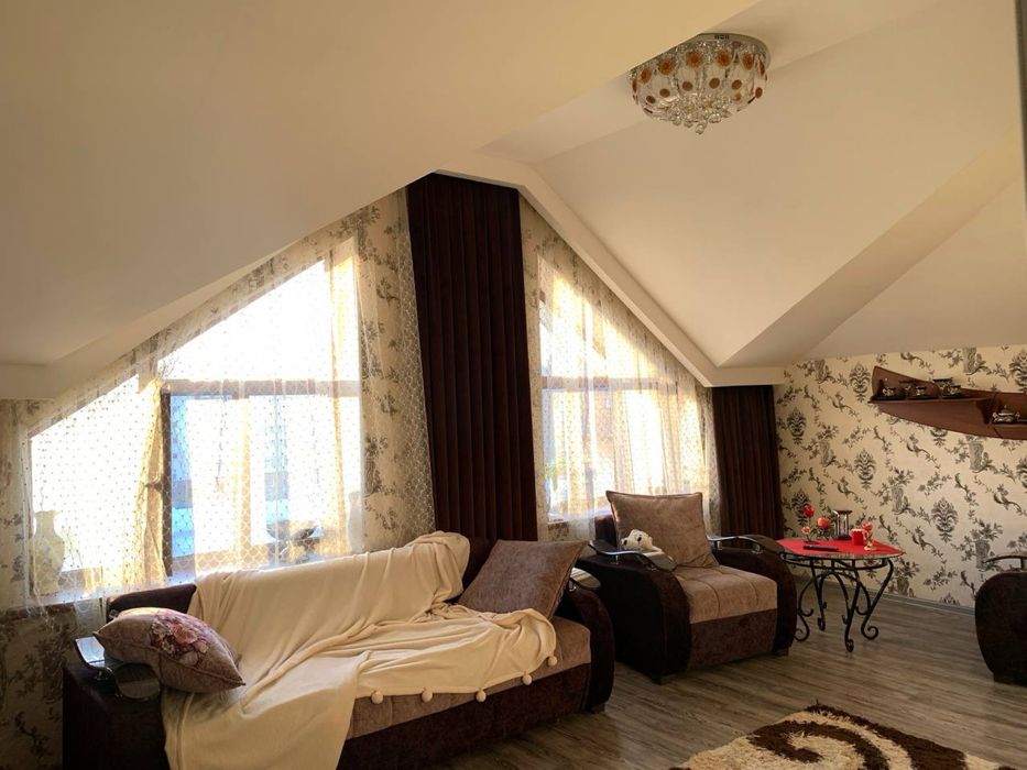 Срочно продается 3х комнатная мансарда с высокими потолками