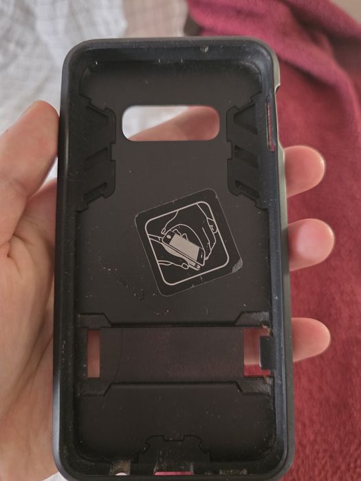 Продам Samsung s10e