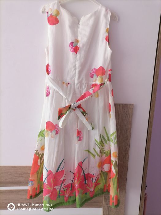 Детска рокля за 8 год.