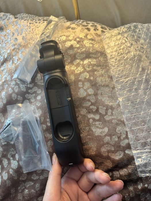 Minitrepied / Grip Canon HG-100TBR cu Telecomandă Bluetooth BR-E1 – NOU