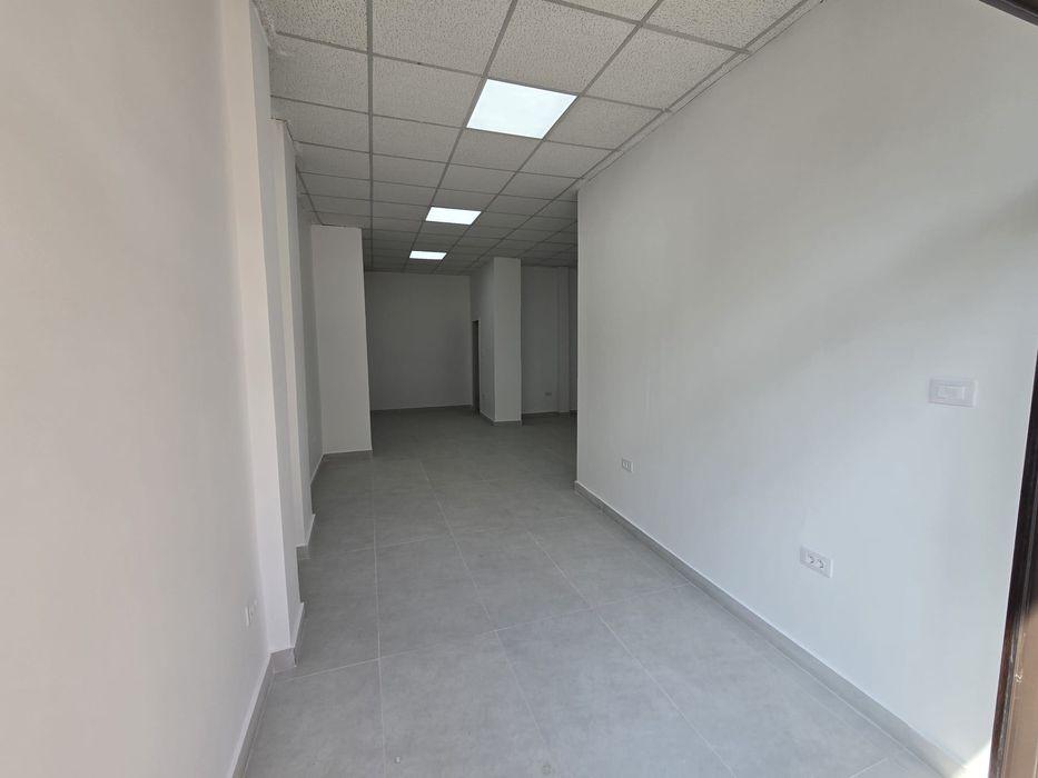 Spațiu comercial de închiriat