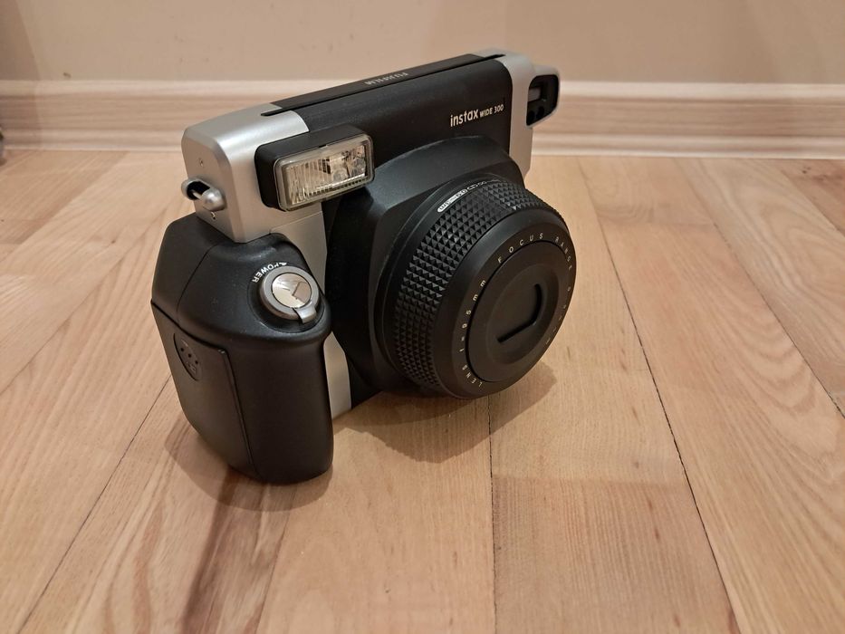 Фотоапарат за моментни снимки Fujifilm Instax Wide 300, Black