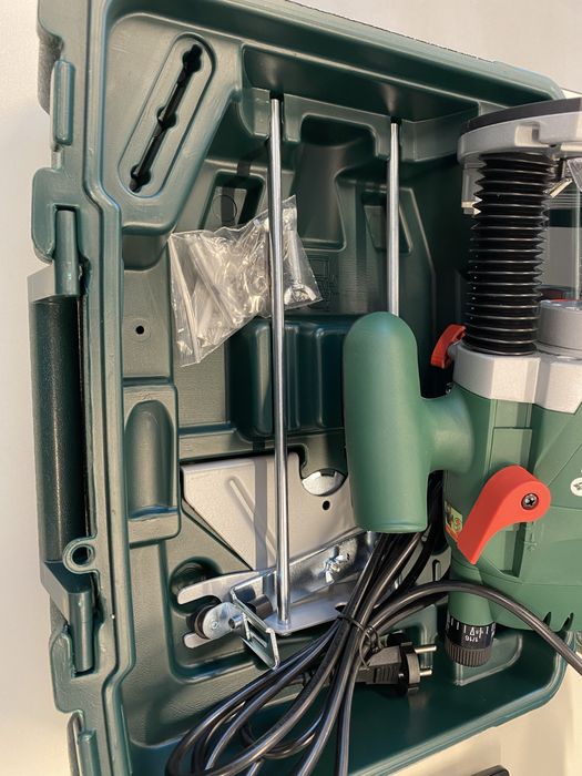 Оберфреза Bosch POF 1400 ACE