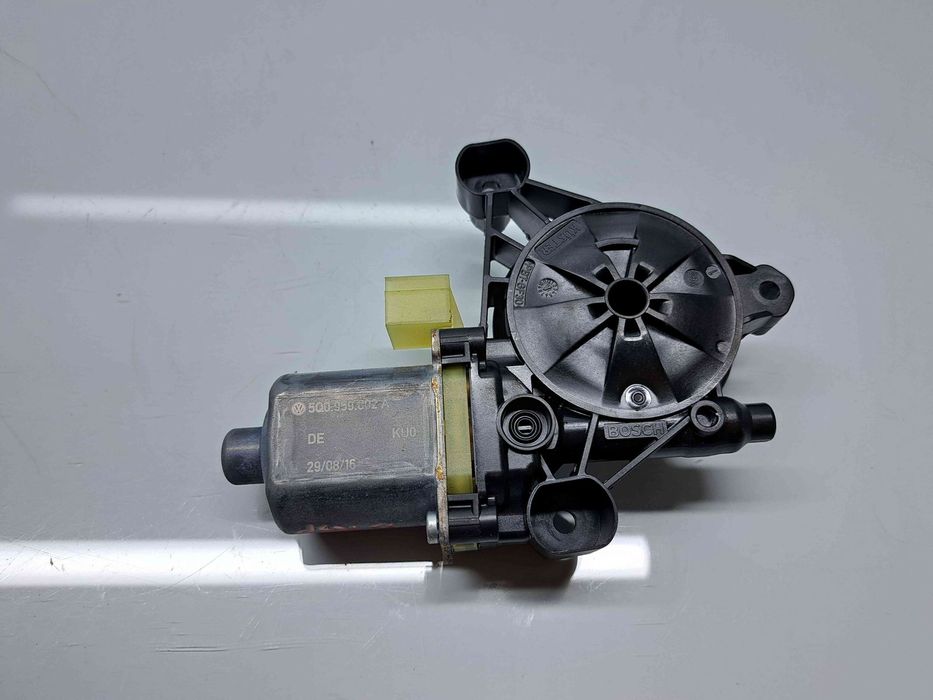 Motoras geam dreapta spate Skoda Superb III Combi (3V5) [Fabr 2015-202