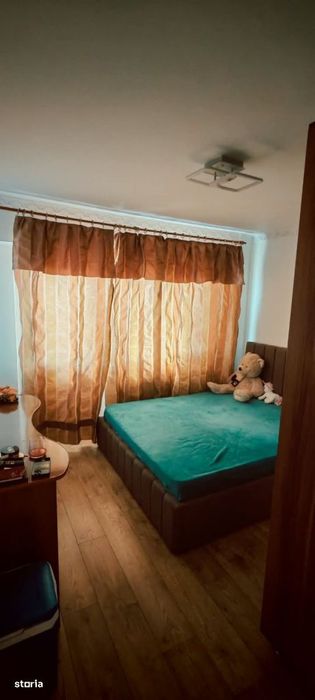 Apartament 2 camere decomandat, zona Buzaului.