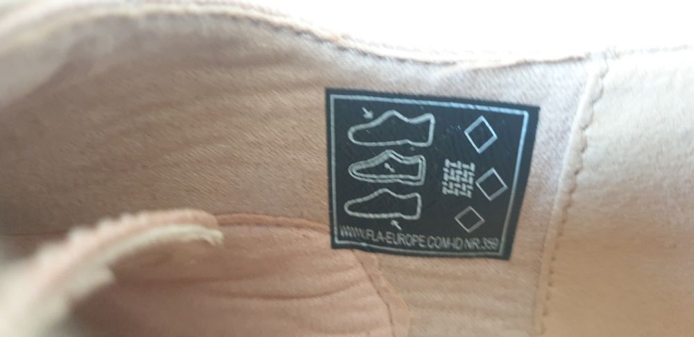 Дамски обувки с коркова подметка