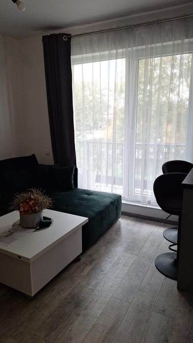 Inchiriez apartament in Floresti