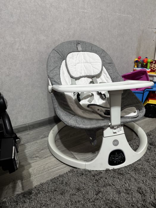 Продам шезлонг .