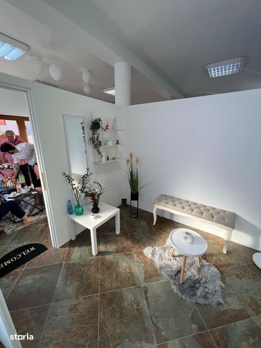 Casă de vânzare + Spațiu Comercial | 220 mp utili | curte 555 mp |