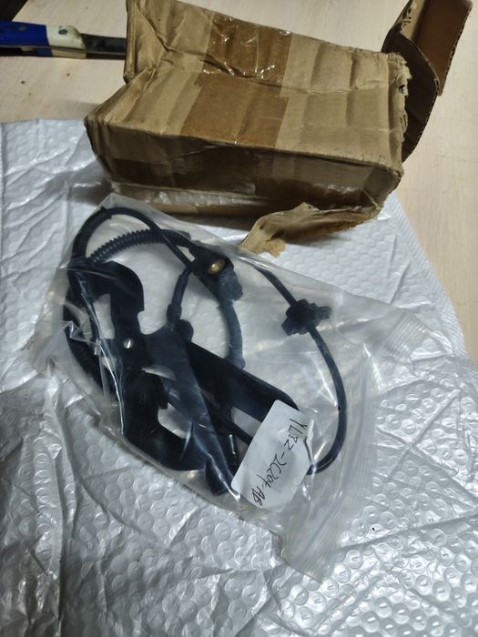 Запчасти на Мазда Трибьют 2 литра