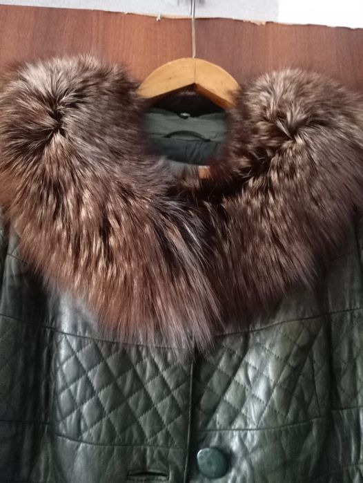 Плащ кожаный мех енот