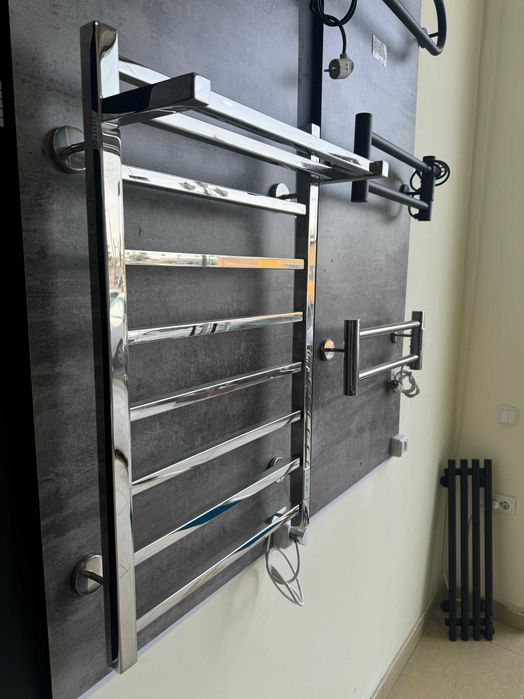 Электрический полотенцесушитель с полочкой от производителя