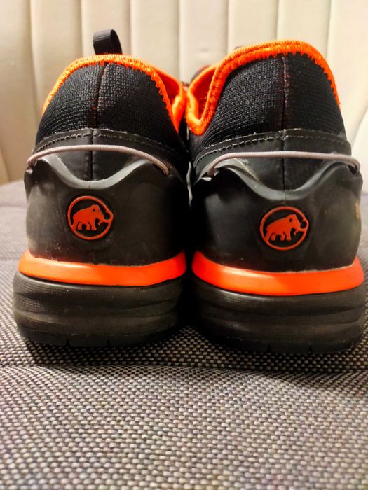 Vând pantofi tracking MAMMUT mărimea 38 1/2