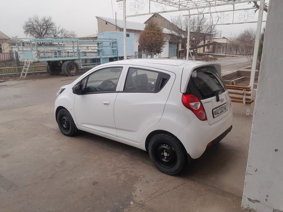 Moshinaga javob beriladi kelip tekshirip olasila moshina ishonarli