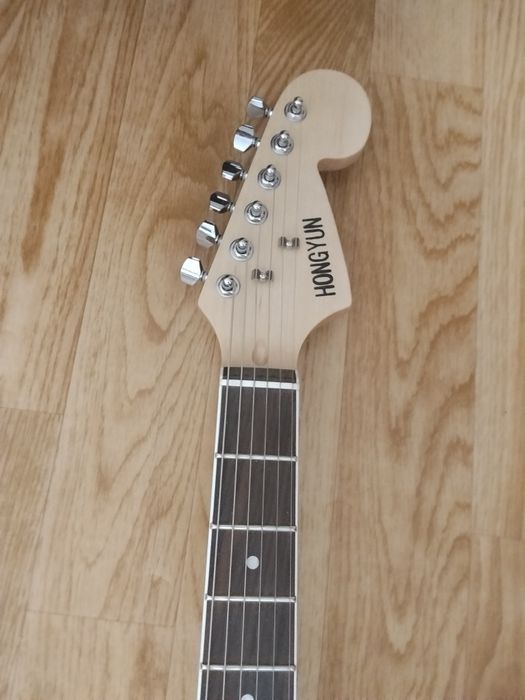 Электро гитара стратокастер  H-S-S