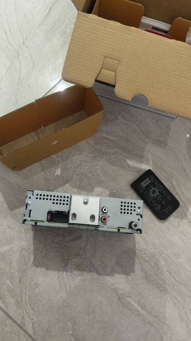 Pioneer MVH-181UB, с дистанционно управление