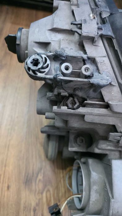 Ляв фар за Mercedes C-class W203 / Мерцедес Ц-клас 2004г