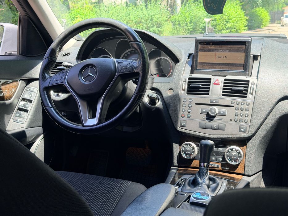 MERCEDES-BENZ C-Class 2010 — imagine 5