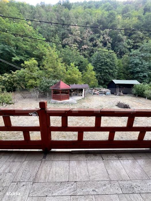 Casa de vanzare, 90 mp, teren 1500 mp, zona Toplita