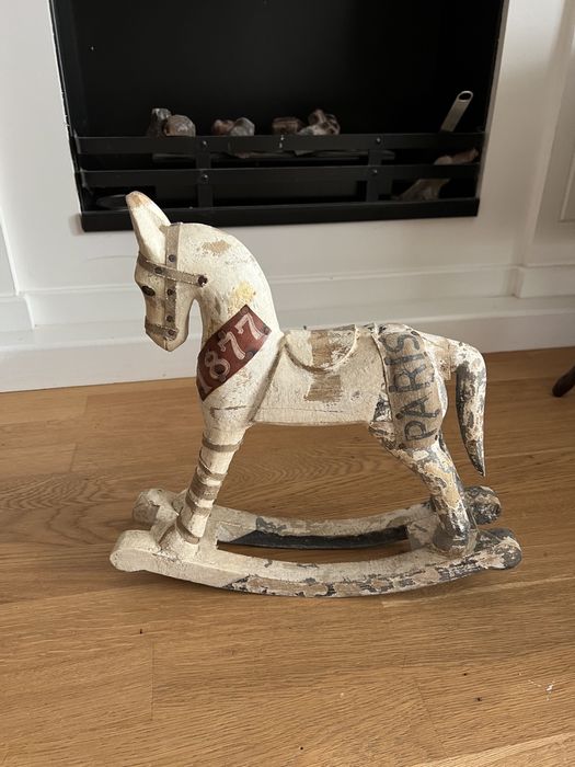 Calut lemn sculptat decorativ