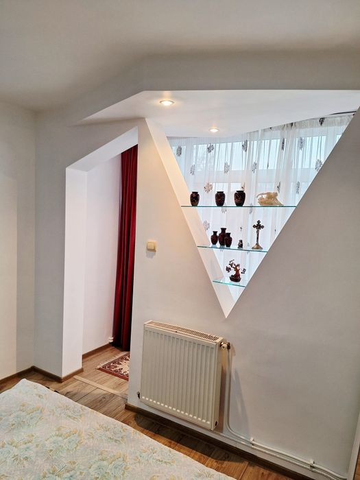Închiriez apartament 2 camere central