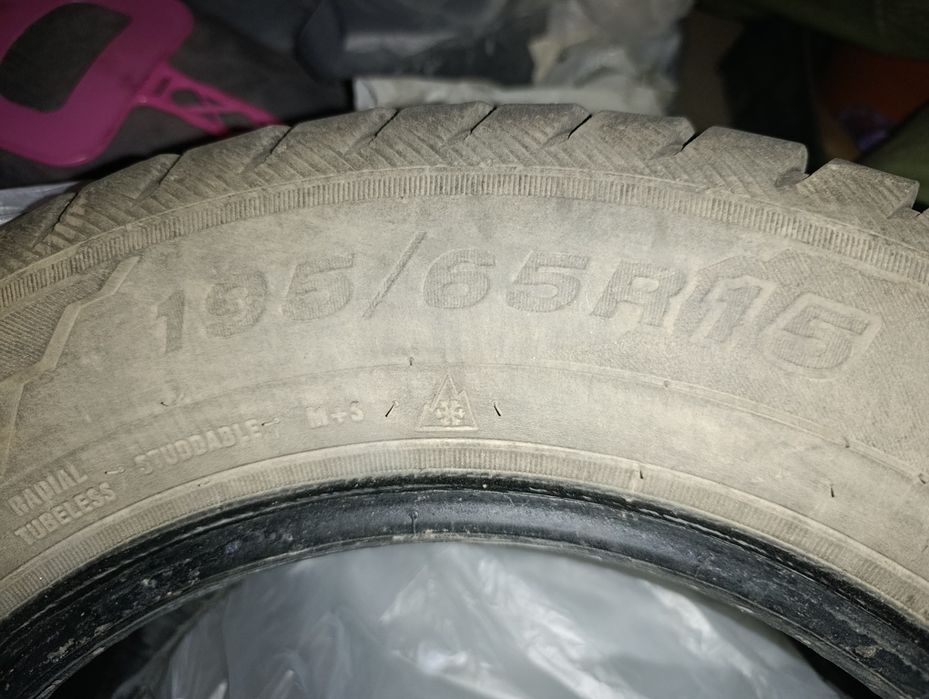Продам шины шипованные