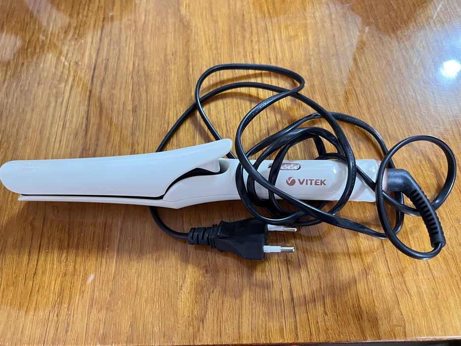 Продается утюжок для волос Vitek