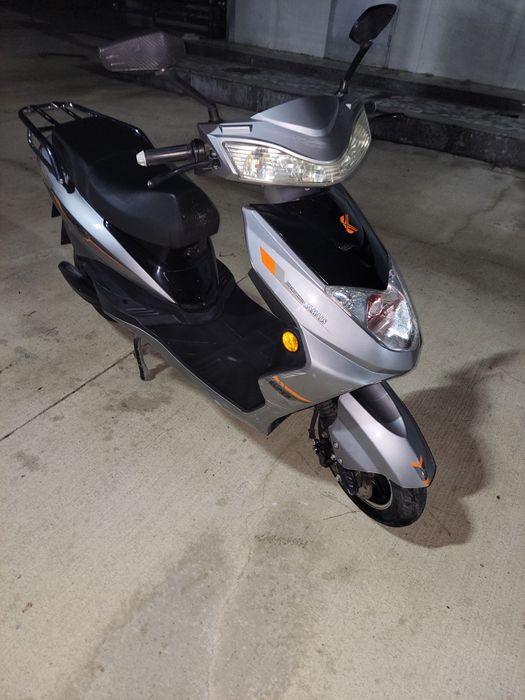 Sotiladi Kamals skuter