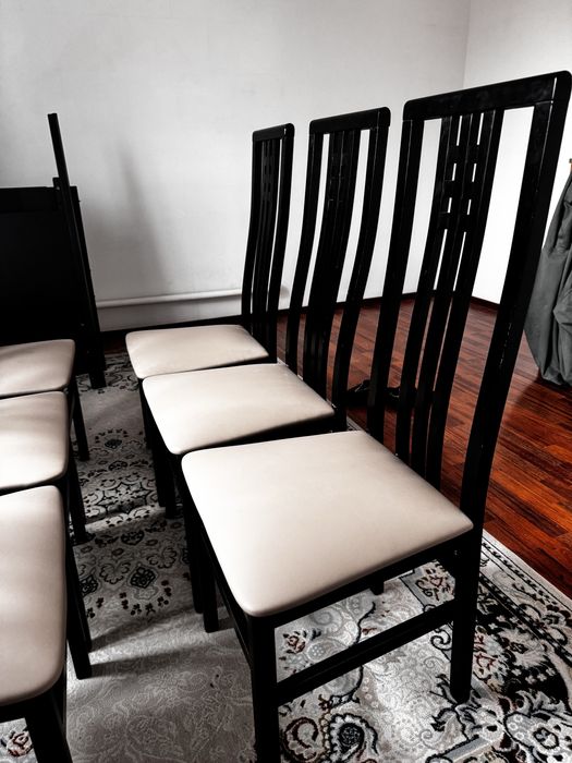 Раскладной стол с стульями