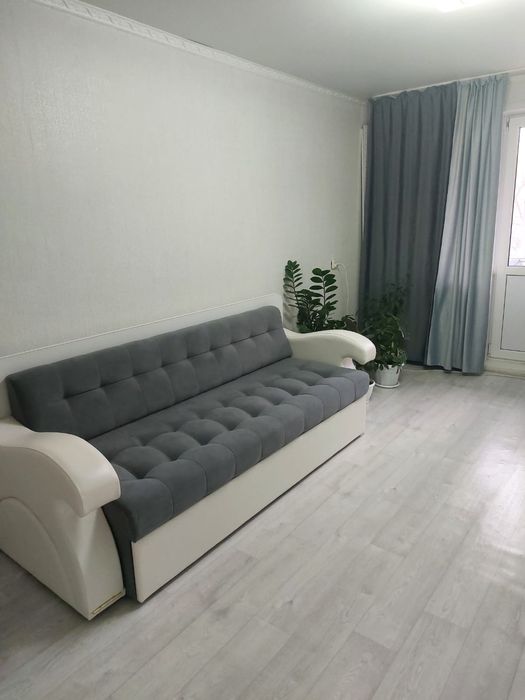 Продам 2 ух.комн кв район маг.Караван