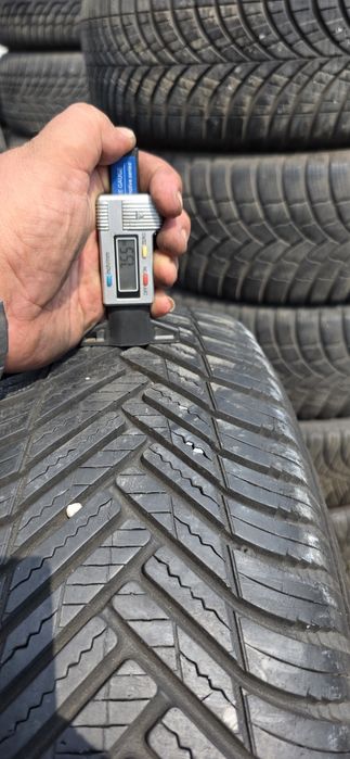 Гуми 2бр 215/65/16 - 1бр- 65 евро