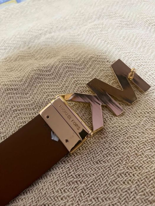 Продавам дамска чанта и колан на Michael Kors