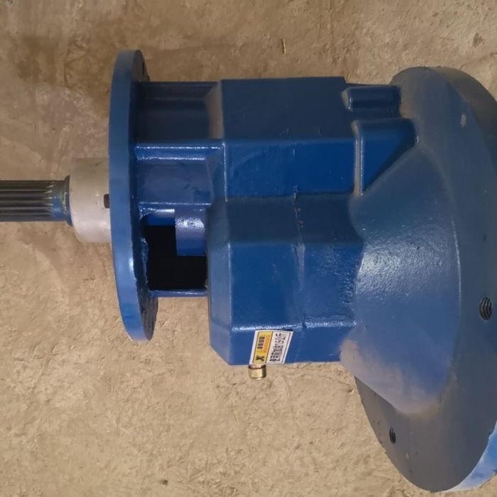 Редуктор для шнека для цемента