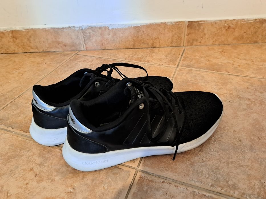 Маратонки адидас