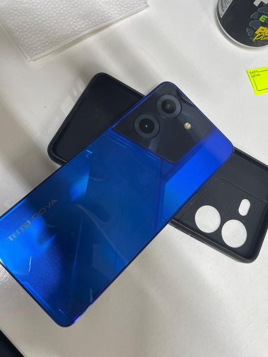 Продам смартфон Tecno Pova 5