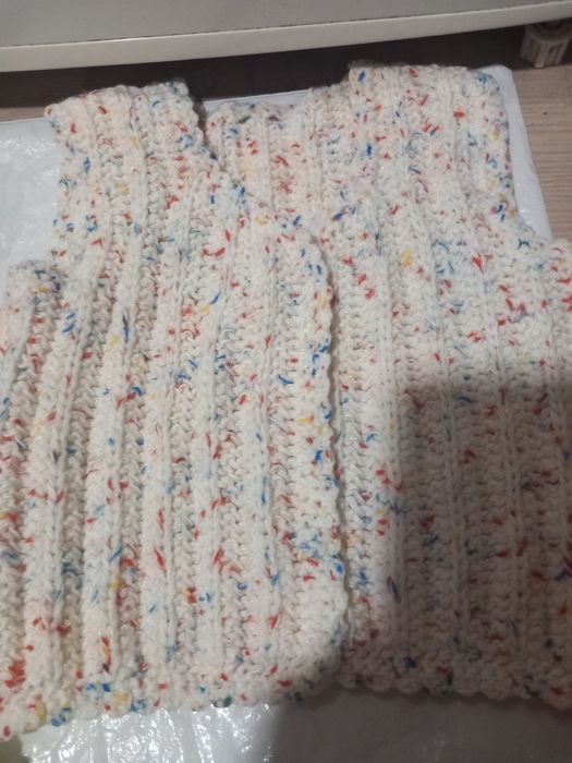 Плетени бебешки елечета