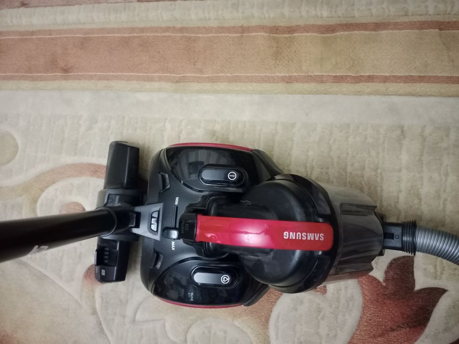 Пылесос продам в