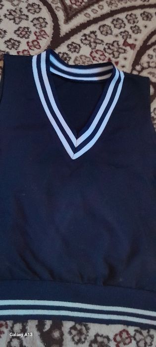 Жилет для школьницы