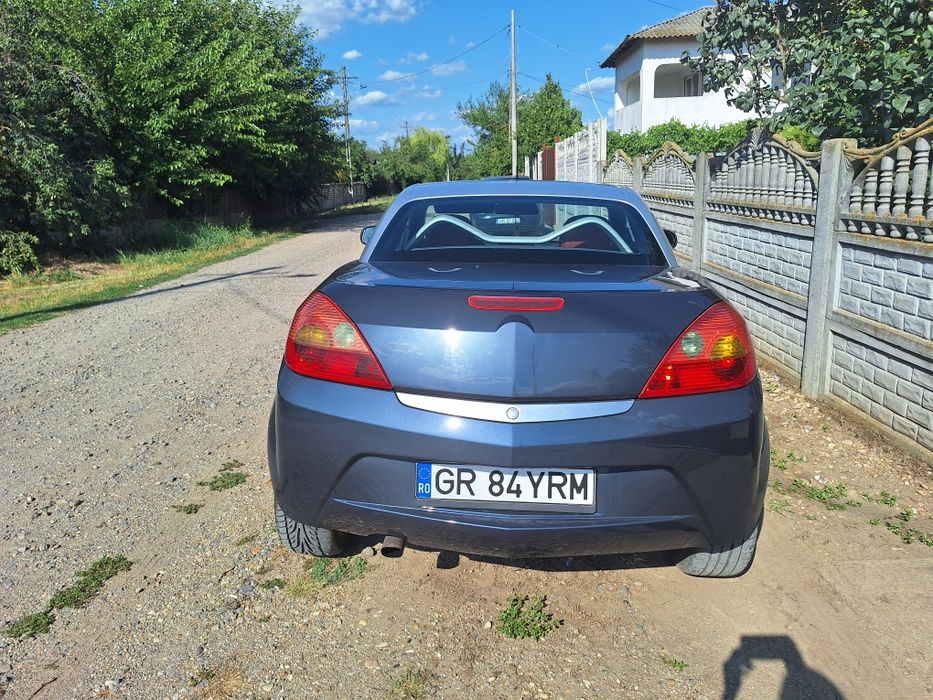 Vand opel tigra decapotabil an 2007 in stare buna.