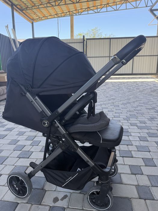 Продам коляску INING BABY