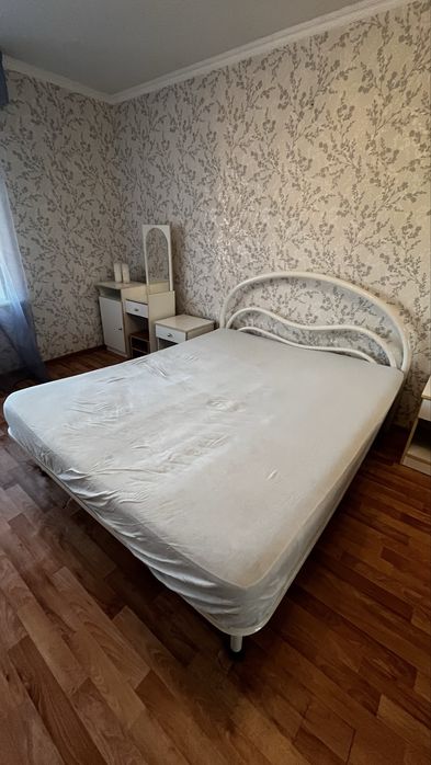 Кровать и матрас